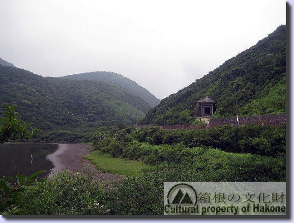 写真：箱根の石仏群